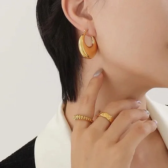 NEW💎18K Gold Plated Chunky Hoop Earrings*High Gloss Finish - Picture 2 of 4